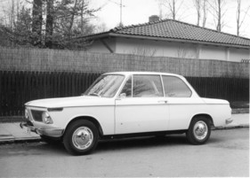 BMW 1600 (1966) - schlicht, aber adrett gestaltete Limousine mit zwei Türen