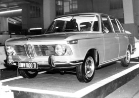 BMW 1800 TI (1964) - sportliches Spitzenmodell der Baureihe - für den Motorsport gibt es noch leistungsstärkere Ausführungen - Genfer Automobilsalon 1964