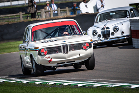 BMW 1800 TI/SA (1965) – "St Mary's Trophy" beim Goodwood Revival 2022 (1965)