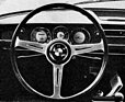 BMW 1800 TI/SA (1965) – grösserer Drehzahlmesser und Holzlenkrad unterscheiden den ihn vom normalen TI