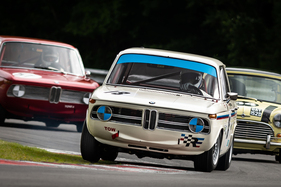 BMW 1800 TI/SA (1965) in der Klasse "Masters Pre-66 Touring Cars" – Brands Hatch Masters Historic Festival 2022 (1965)