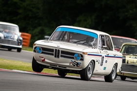 BMW 1800 TI/SA (1965) in der Klasse "Masters Pre-66 Touring Cars" – Brands Hatch Masters Historic Festival 2022 (1965)
