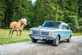 BMW 1802 touring (1973) – der Reihenmotor leistet 90 PS. (1973)