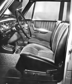 BMW 2000 (1966) – Schalensitze mit Nylon-Flock-Bezug