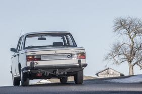 BMW 2000 (1971) - die Anhängerkupplung wurde nachgerüstet