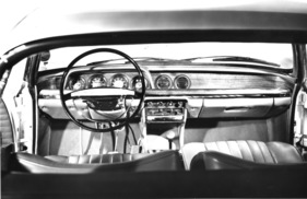 BMW 2000 CS (1965) - Blick ins nobel ausgestattete Interieur