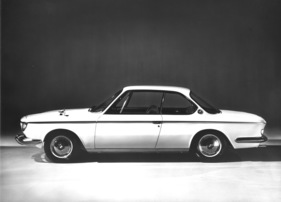 BMW 2000 CS (1965) - grosszügige Fensterflächen, tiefe Gürtellinie