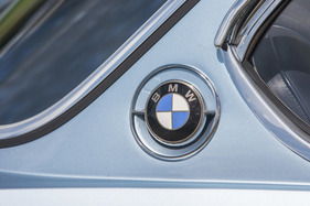 BMW 2000 CS (1967) - BMW-Zeichen in der C-Säule