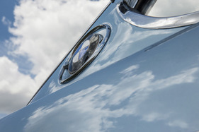 BMW 2000 CS (1967) - BMW-Zeichen und Innenraumentlüftung (1967)