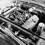 Bild: BMW 2000 CS (1967) - Blick unter die Motorhaube