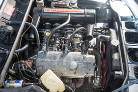 BMW 2000 CS (1967) - längs eingebauter Reihen-Vierzylindermotor