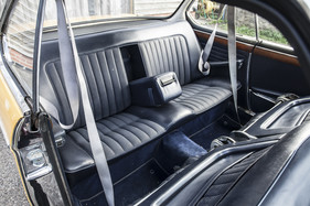 BMW 2000 CS (1968) - schön ausstaffiertes Heckabteil, aber nicht beliebig viel Platz