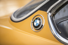 BMW 2000 CS (1968) - wie beim 3200 CS - BMW-Emblem in der C-Säule