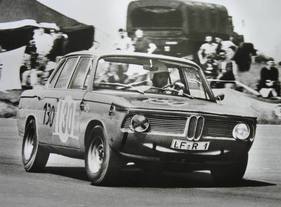 BMW 2000 TI (1966) – Josef Schnitzer beim Flugplatzrennen Mainz-Finthen (1966)