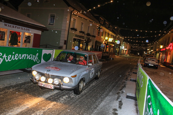 BMW 2000 Ti (1962) - Planai-Classic 2015 - Zielankunft Gröbming
