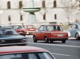 BMW 2002 (1968) - dank kompakter Dimensionen im Stadtverkehr zuhause