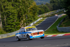 BMW 2002 (1970) - beim ADAC 1000-km-Rennen auf dem Nürburgring 2021 BMW 2002 (1970) - beim ADAC 1000-km-Rennen auf dem Nürburgring 2021