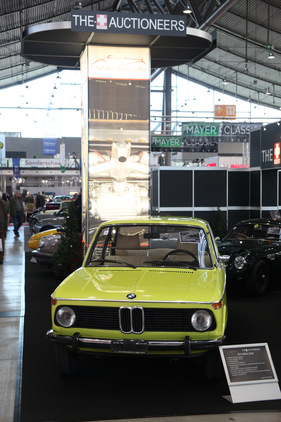 BMW 2002 (1974) - gesehen bauf dem Stand der Oldtimer Galerie - an der Retro Classics Stuttgart 2013