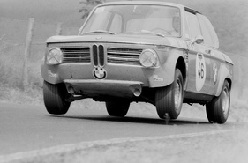 BMW 2002 TI (1970) - Grosser Preis der Tourenwagen am Nürburgring 1970 - Karl-Heinz Becker und Klaus-Peter Rosorius für das Team Wiegmann/Schnitzer - kamen nicht ins Ziel BMW 2002 TI (1970) - Grosser Preis der Tourenwagen am Nürburgring 1970 - Karl-Heinz Becker und Klaus-Peter Rosorius für das Team Wiegmann/Schnitzer - kamen nicht ins Ziel