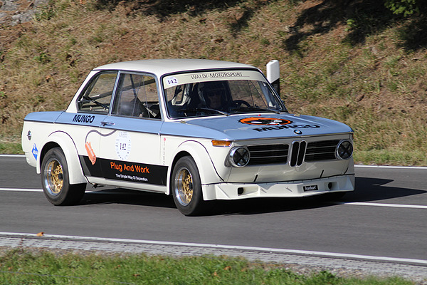BMW 2002 Ti (1969) am Jochpass Memorial 2011 (Start-Nr. 142)