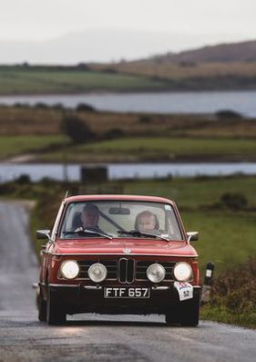 BMW 2002 Ti (1971) - LeJog Rallye 2019 - In voller Fahrt zum Gewinn einer Goldmedaille