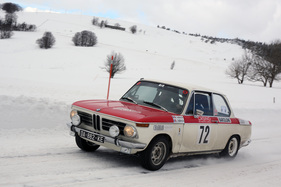 BMW 2002 Ti (1971) an der Rallye Monte Carlo Historique 2015