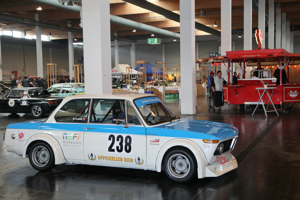 BMW 2002 Ti bereit für den Rundkurs - Motorworld Classics Bodensee 2019