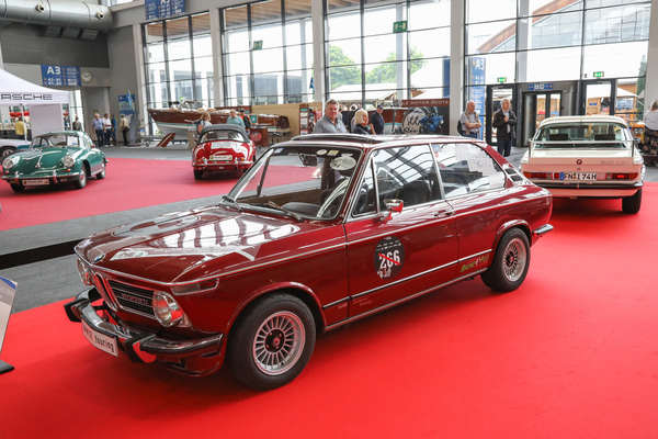 BMW 2002 ti Touring (1972) - der praktische 02er mit Heckklappe - Klassikwelt Bodensee 2024