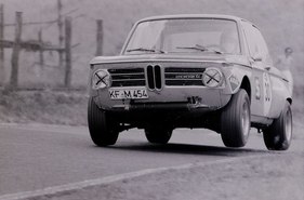 BMW 2002 ti auf der Nordschleife