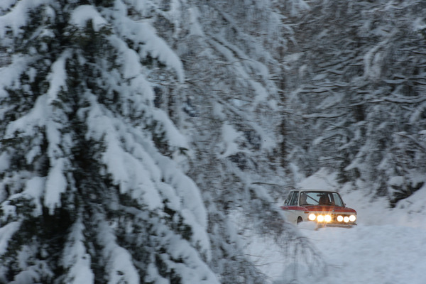 Image: BMW 2002 ti from 1972 - at the Planai Classic 2014