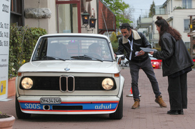 BMW 2002 turbo (1973) - mit dem berühmten spiegelverkehrten turbo-Schriftzug - Albisgütli Classics April 2022