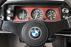 BMW 2002 turbo (1974) - BMW-Zeichen in der Lenkradnabe