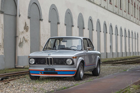 BMW 2002 turbo (1974) - der spiegelverkehrte Turbo-Schriftzug fehlt, was dem Auslieferungszustand entspricht