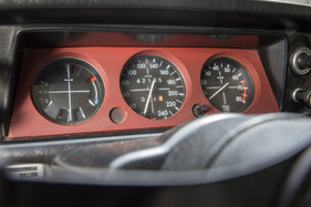 BMW 2002 turbo (1974) - gut ablesbare Instrumente, aber weder Öldruck- noch Öltemperaturanzeige