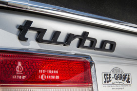 BMW 2002 turbo (1974) - riesiger Turbo-Schriftzug