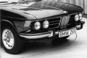BMW 2500 (1968) - Vorserie, die Chromverzierungen verschwanden noch