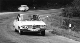 Der neue grosse BMW 2500/2800 - echter Sportler im Frack