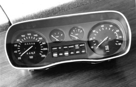 BMW 2500 (1968) - funktionelle Armaturen, kaum Chrom zu sehen