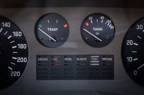 BMW 2500 (1976) - Warnanzeigen gut im Blick