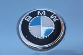 BMW 2500 (1976) - das BMW-Zeichen, nicht mehr ganz taufrisch