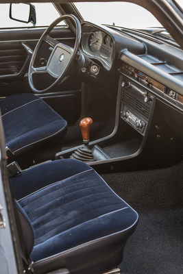 BMW 2500 (1976) - schön ausgeformte Mittelkonsole