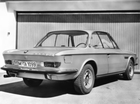 BMW 2800 CS (1968) - das gegenüber dem Vorgänger weitgehend unveränderte Heck