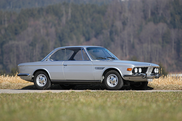 BMW 2800 CS (1969) - Gegenüber dem Vorgänger wuchst das Coupé vorne etwas in der Länge, um den Reihensechszylindermotor unterbringen zu können