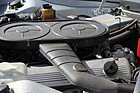 BMW 2800 CS (1969) - vom Motor ist unter dem grossen Luftfilter kaum etwas zu sehen