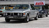 Bild: BMW 3.0 CS an der Dolder Classics vom Juni 2013 - Rücken an Rücken mit dem Brüderchen