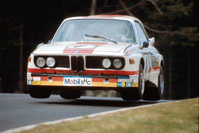 BMW 3.0 CSL (1972) - über eine Kuppe am Nürburgring