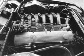 BMW 3.0 CSL (1973) - Blick in den Motorraum des Gruppe-2-Coupés