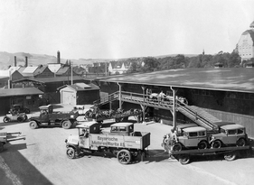 BMW 3/15 "Dixi" (1928) - Verladen der fertiggestellten Autos im Werk Eisenach