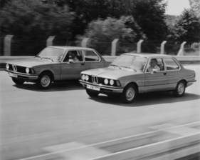 BMW 316/318/320 (1975) – Modelle lassen sich durch die Scheinwerfer unterscheiden