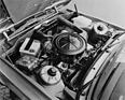 BMW 318 (1975) – Blick in den Motorraum der Vergaser-Versionen